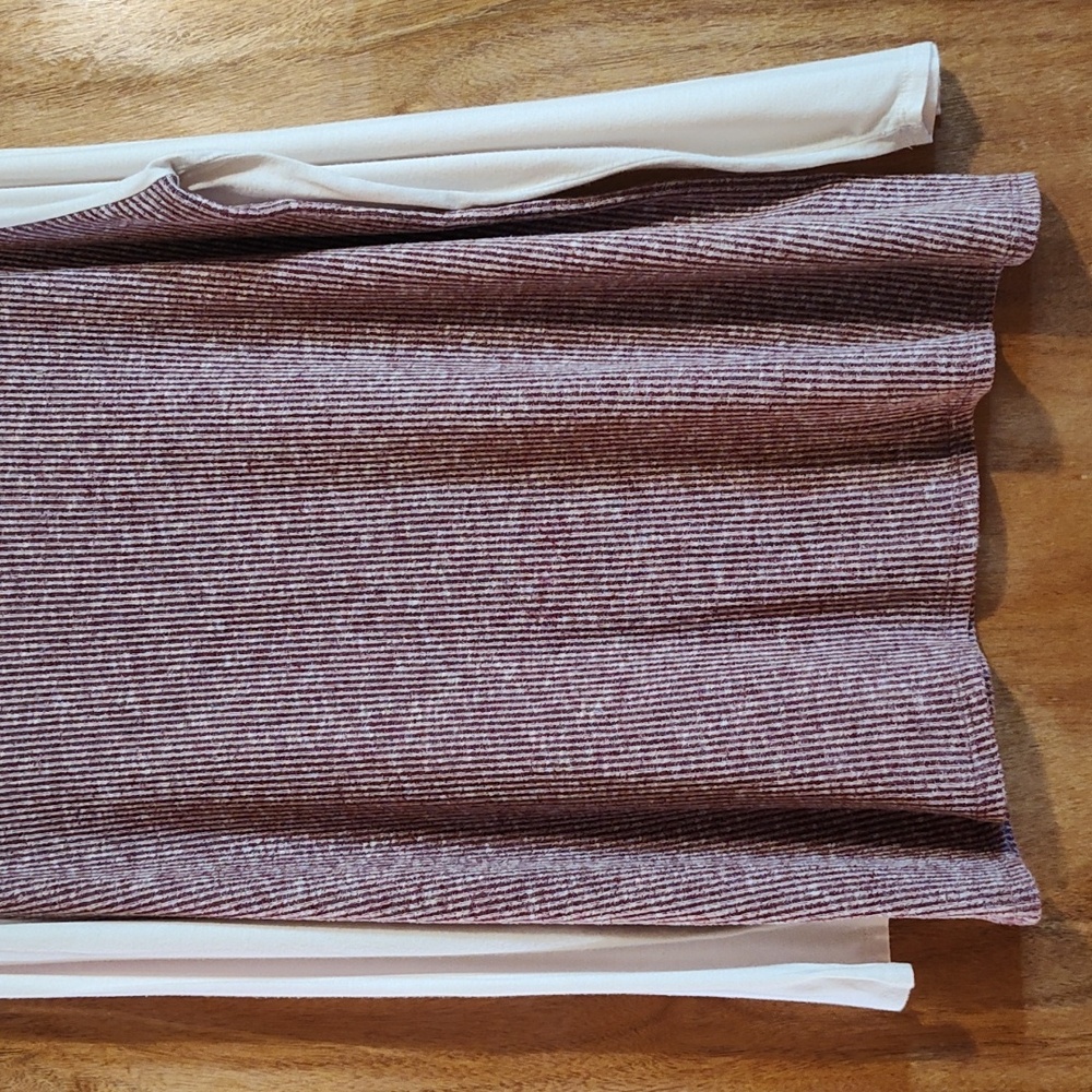 Sweet Journey Ribbed Mixed Media Turtleneck Top Marled Burgundy Cream Sleeves 2X - Picture 4 of 11